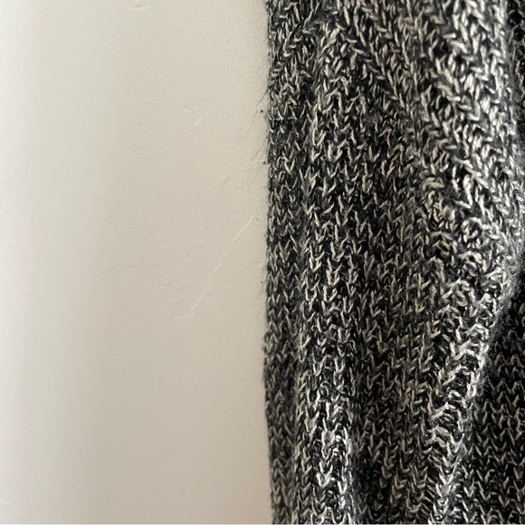 Black white and gray chunky cardigan - Picture 3 of 3